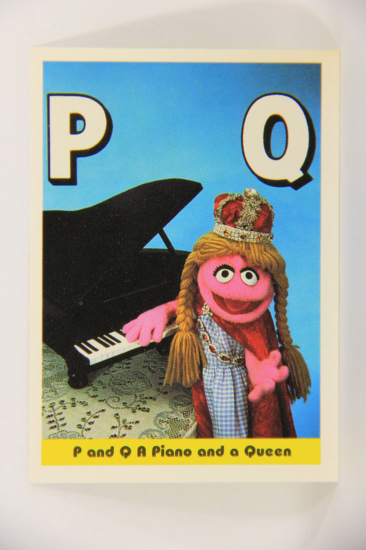 Sesame Street TV Show 1992 Card #33 P And Q A Piano And A Queen ENG L020656