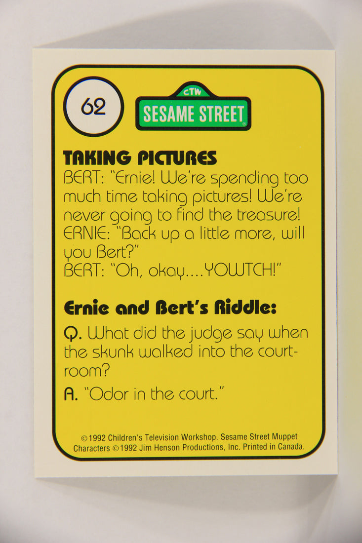 Seasame Street TV Show 1992 Trading Card #62 Back Up A Little More Bert ENG L020685