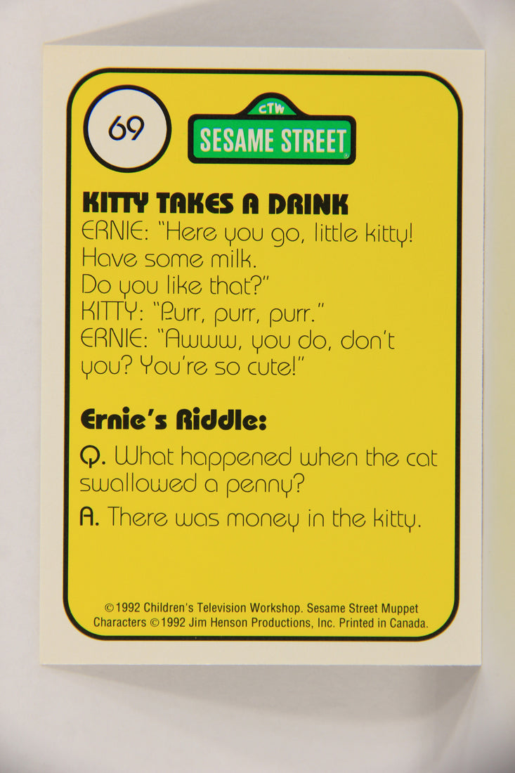 Seasame Street TV Show 1992 Trading Card #69 Kitty Gets A Drink Of Milk ENG L020692