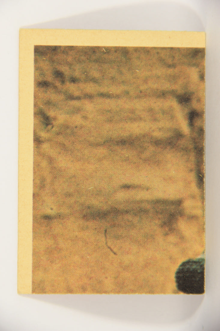 Star Wars 1977 Trading Card #123 Solo Blasts A Stormtrooper FR-ENG OPC L020860