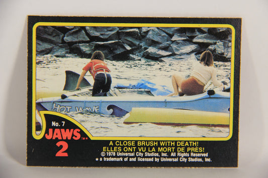 Jaws 2 - 1978 Trading Card #7 A Close Brush With Death FR-ENG O-Pee-Chee L020902