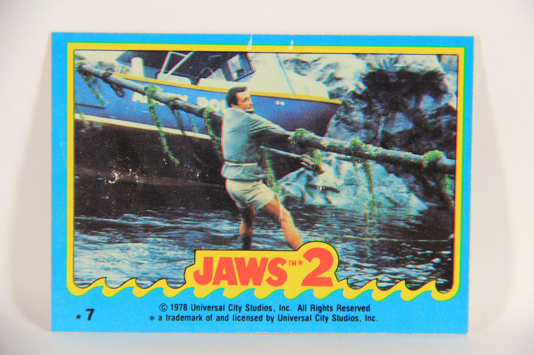 Jaws 2 - 1978 Trading Card Sticker #7 Brody Clinging To Life ENG O-Pee-Chee L020961