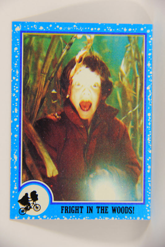 E.T. The Extra-Terrestrial 1982 Trading Card #6 Fright In The Woods ENG Topps L020971