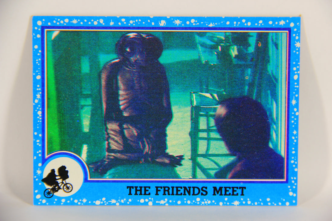 E.T. The Extra-Terrestrial 1982 Trading Card #12 The Friends Meet ENG Topps L020977