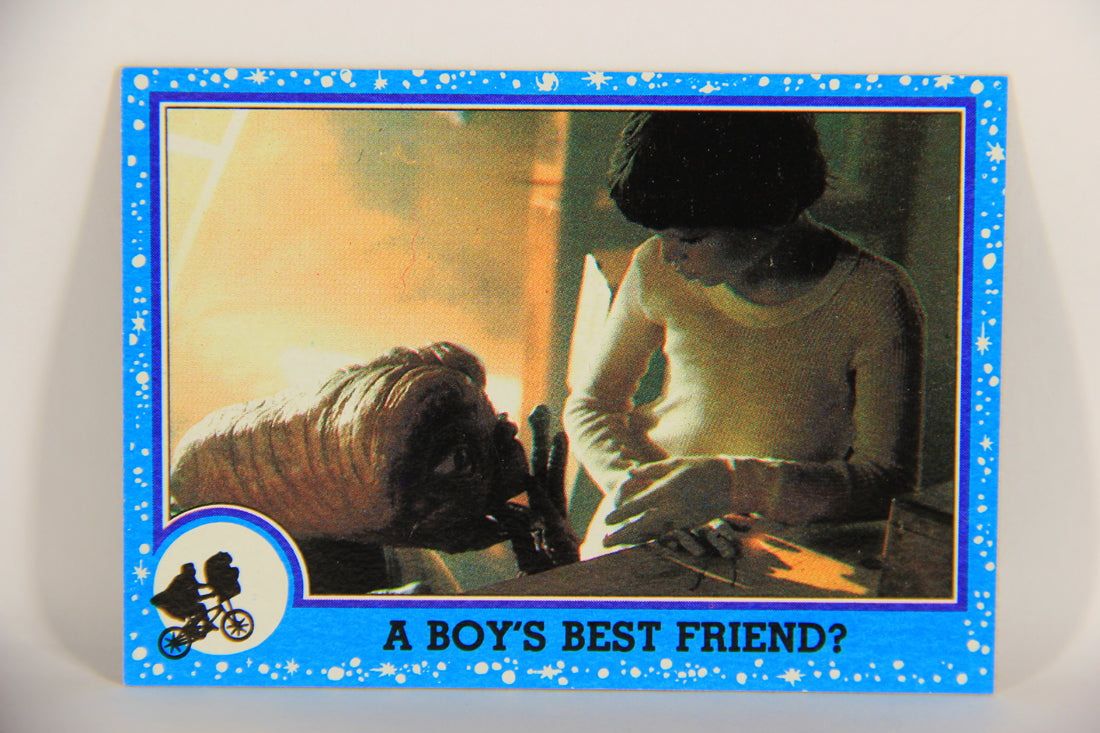 E.T. The Extra-Terrestrial 1982 Trading Card #13 A Boy's Best Friend ENG Topps L020978
