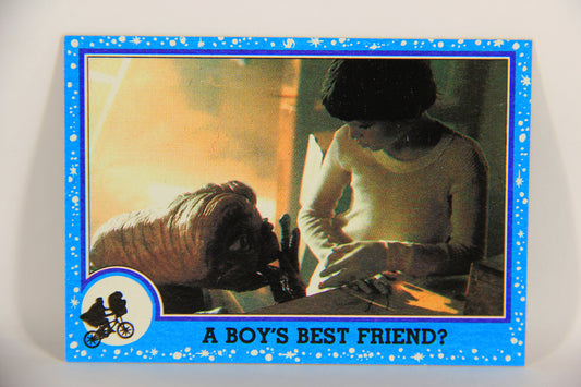 E.T. The Extra-Terrestrial 1982 Trading Card #13 A Boy's Best Friend ENG Topps L020978
