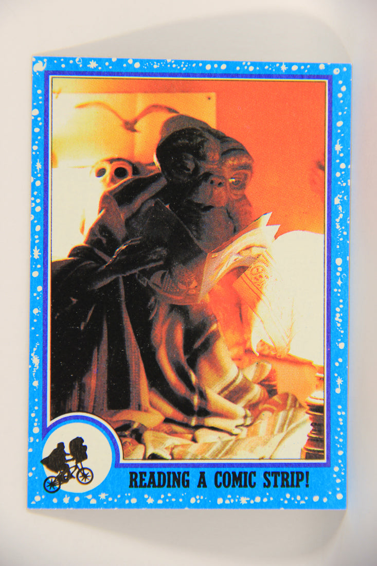 E.T. The Extra-Terrestrial 1982 Trading Card #16 Reading A Comic Strip ENG Topps L020981