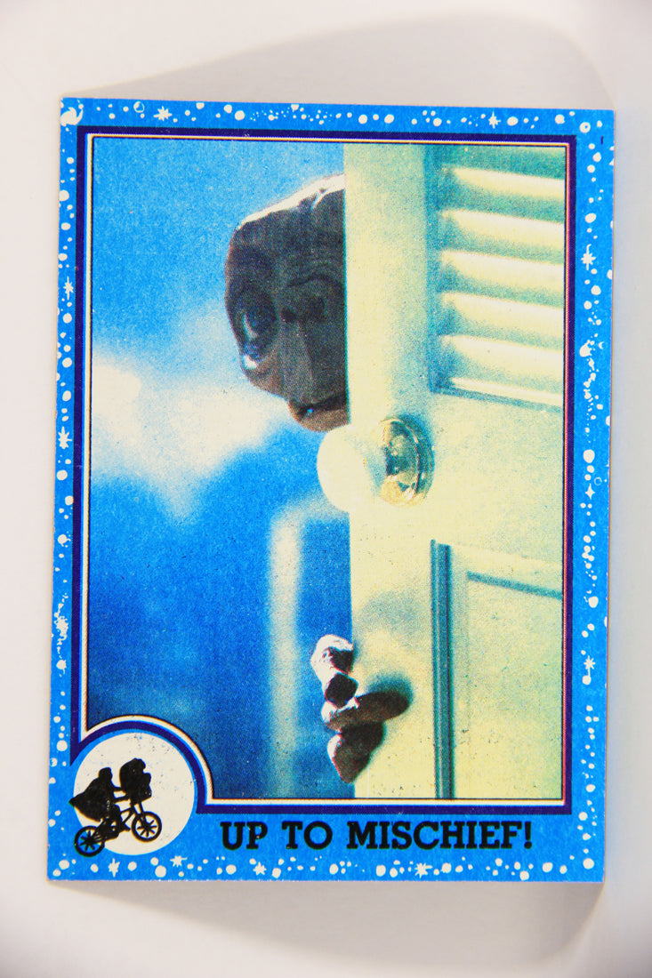 E.T. The Extra-Terrestrial 1982 Trading Card #23 Up To Mischief ENG Topps L020988