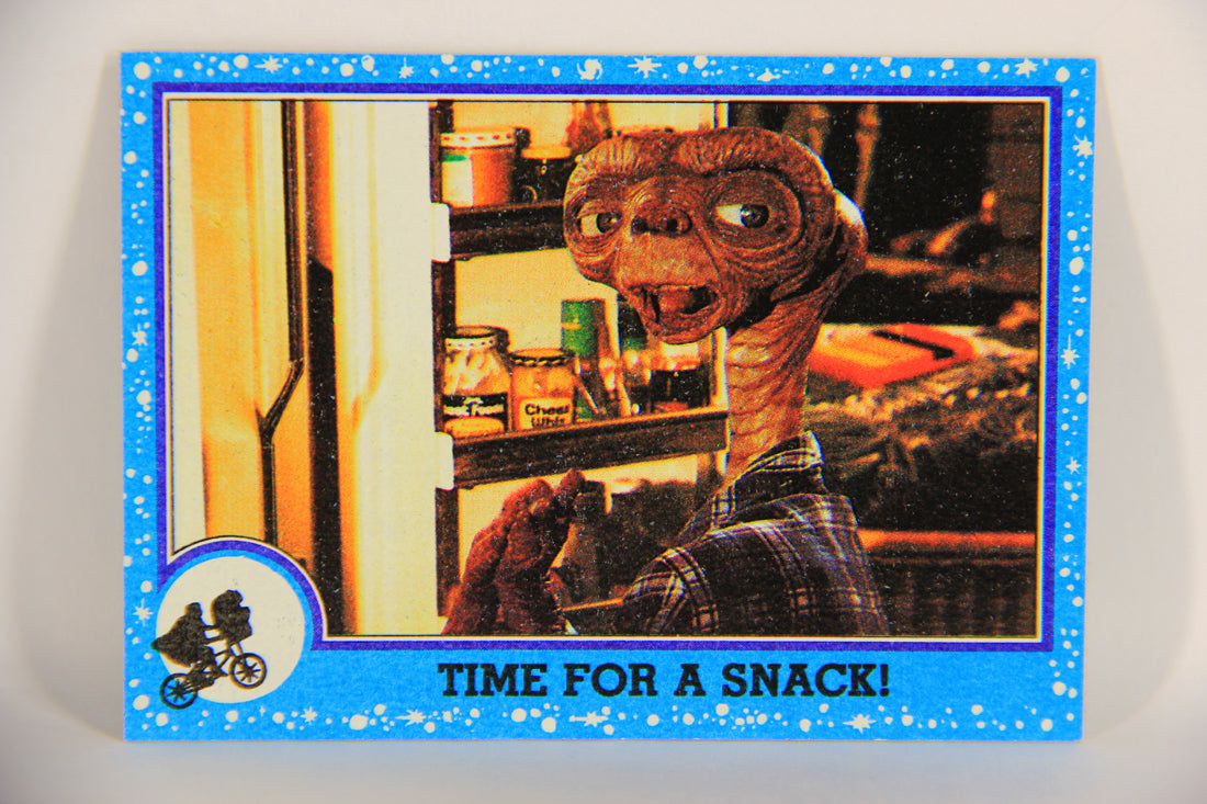 E.T. The Extra-Terrestrial 1982 Trading Card #26 Time For A Snack ENG Topps L020991