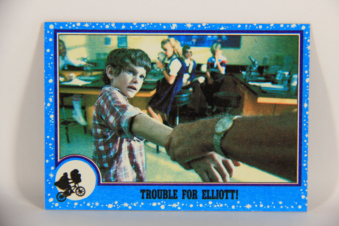 E.T. The Extra-Terrestrial 1982 Trading Card #33 Trouble For Elliott ENG Topps L020998