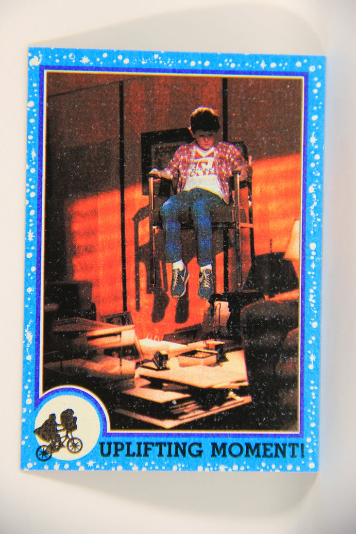 E.T. The Extra-Terrestrial 1982 Trading Card #35 Uplifting Moment ENG Topps L021000