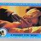 E.T. The Extra-Terrestrial 1982 Trading Card #40 A Present For Mom ENG Topps L021005