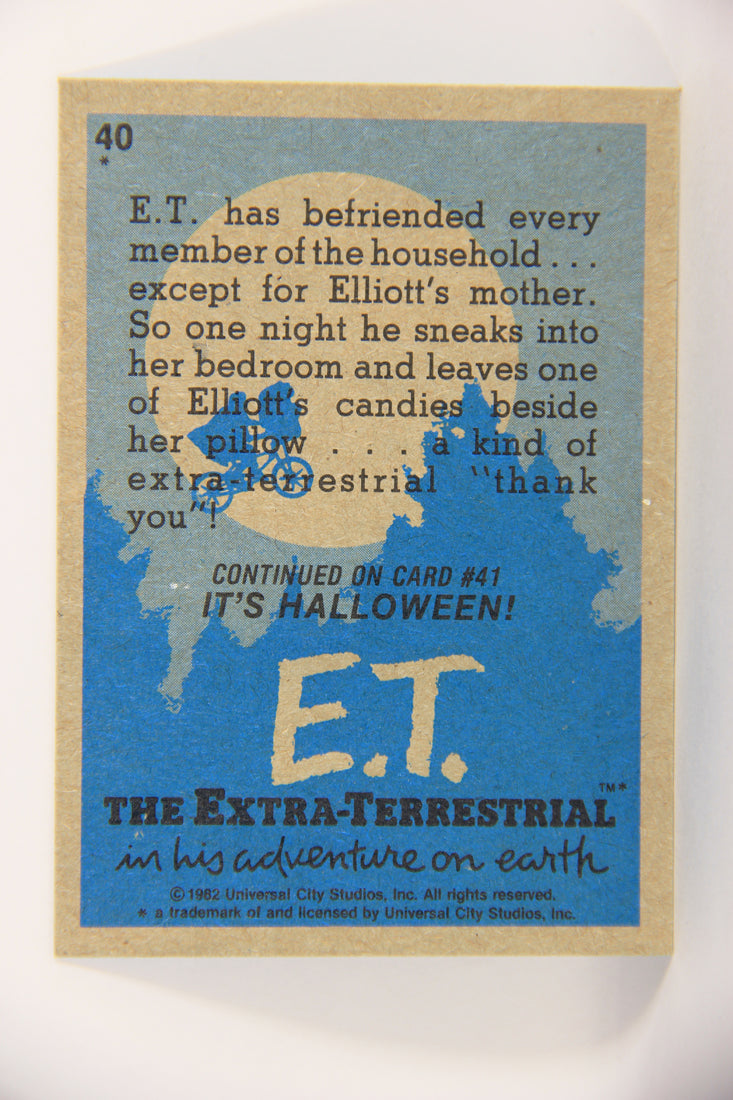 E.T. The Extra-Terrestrial 1982 Trading Card #40 A Present For Mom ENG Topps L021005