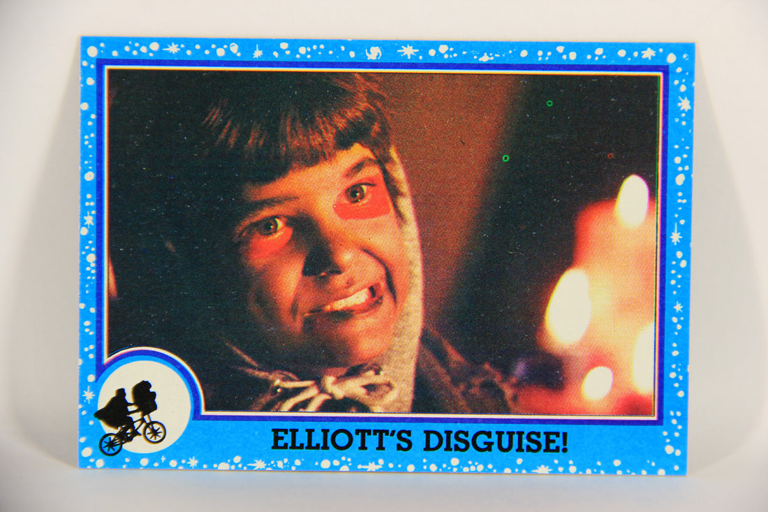 E.T. The Extra-Terrestrial 1982 Trading Card #42 Elliott's Disguise ENG Topps L021007