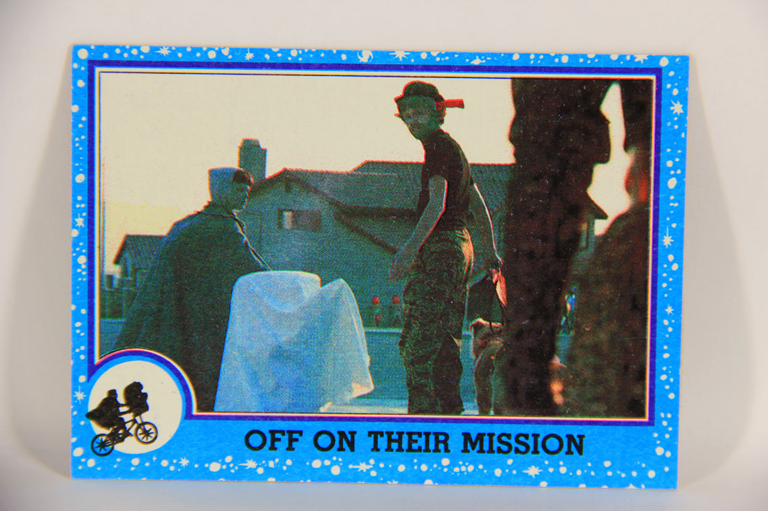 E.T. The Extra-Terrestrial 1982 Trading Card #43 Off On Their Mission ENG Topps L021008