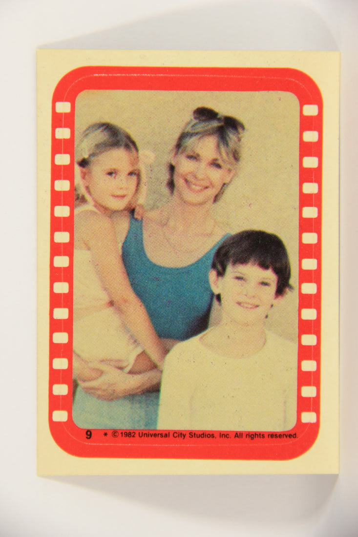 E.T. The Extra-Terrestrial 1982 Trading Card Sticker #9 Gertie - Mary - Elliot L021061