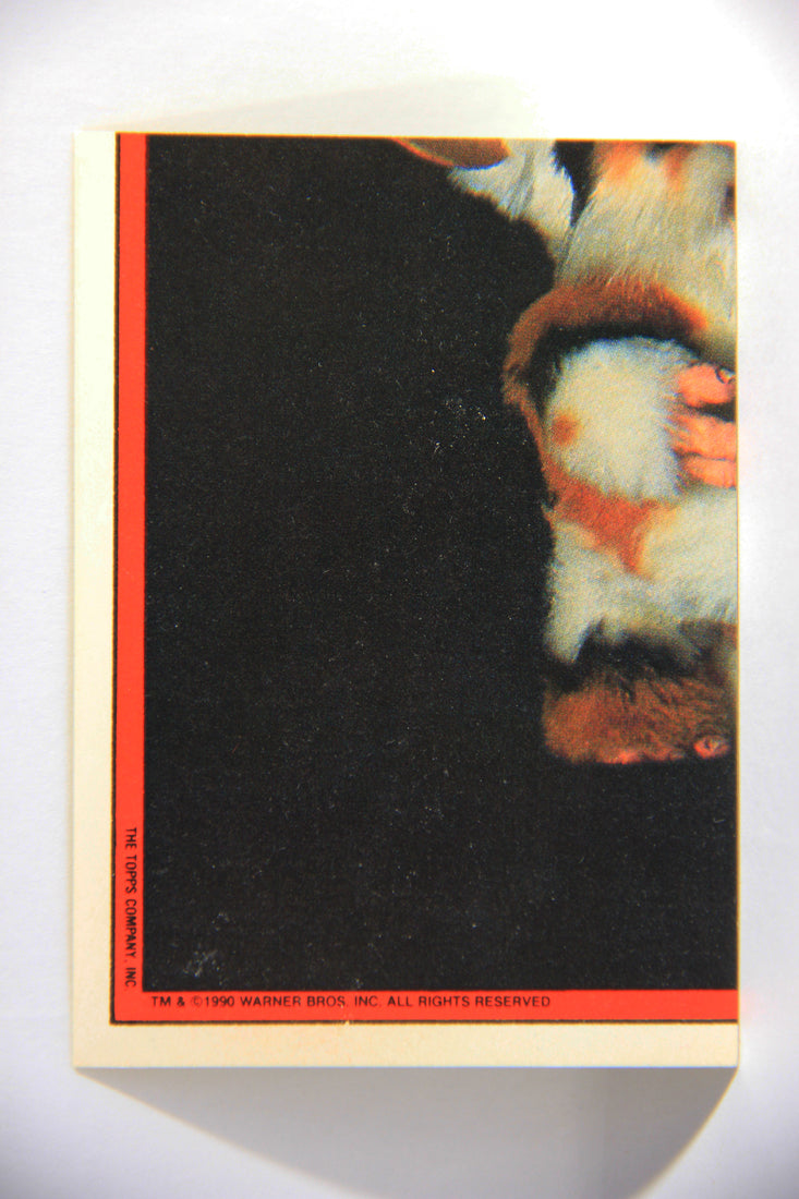 Gremlins 2 The New Batch 1990 Sticker Card #10 On The Town ENG Red Border L021113