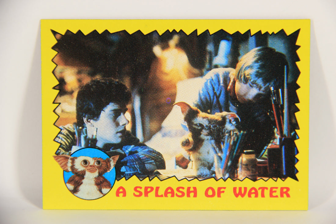Gremlins 1984 Trading Card #20 A Splash Of Water ENG Topps L021135