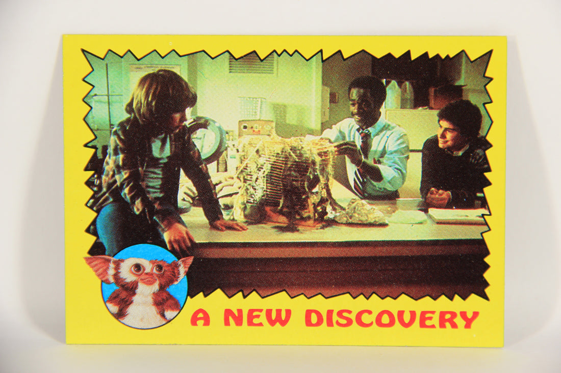 Gremlins 1984 Trading Card #31 A New Discovery ENG Topps L021146