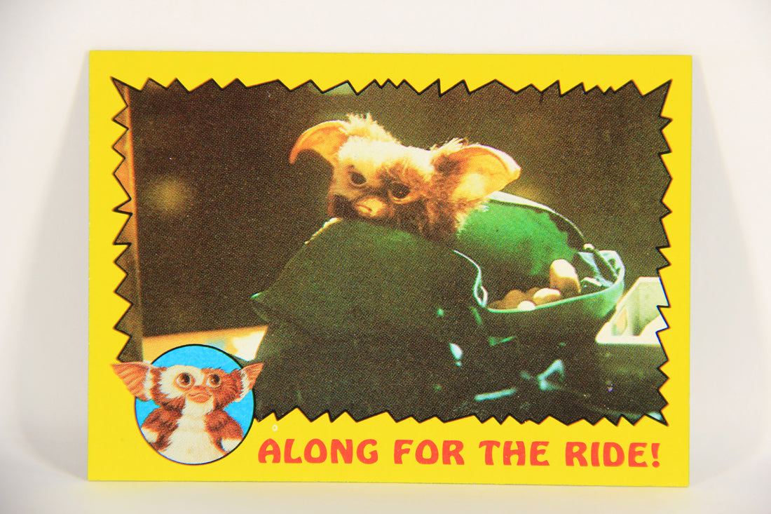 Gremlins 1984 Trading Card #57 Along For The Ride ENG Topps L021172