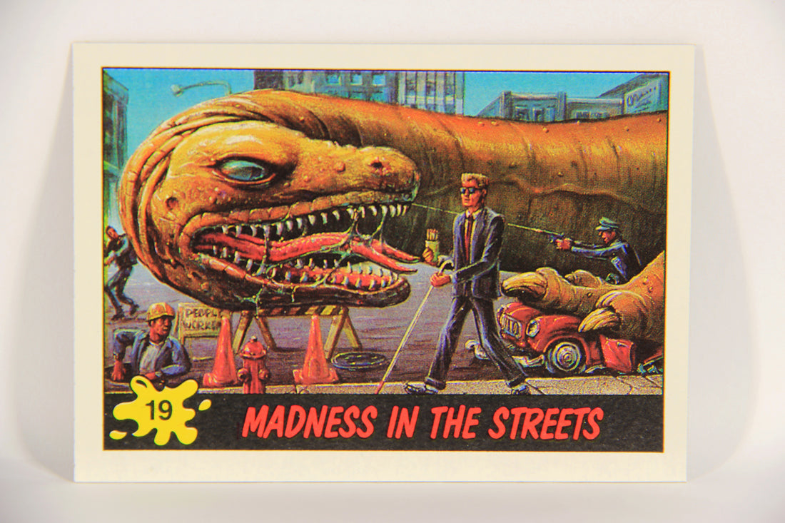 Dinosaurs Attack 1988 Vintage Trading Card #19 Madness In The Streets ENG L021210
