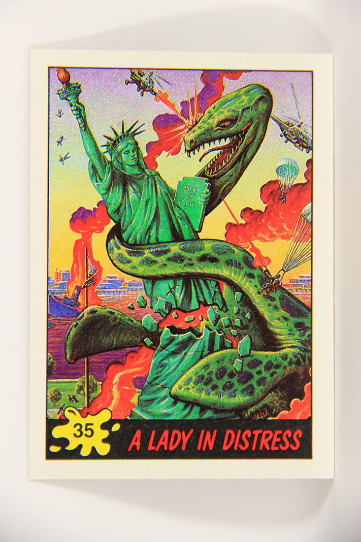 Dinosaurs Attack 1988 Vintage Trading Card #35 A Lady In Distress ENG L021225