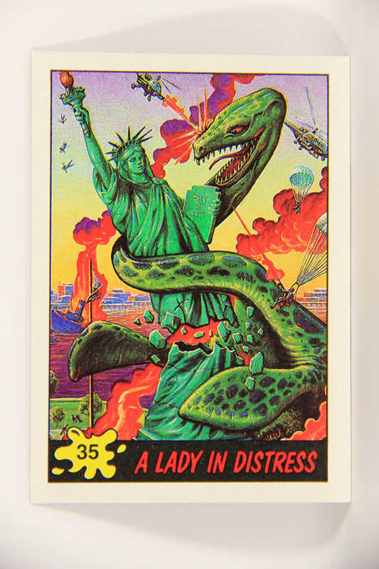 Dinosaurs Attack 1988 Vintage Trading Card #35 A Lady In Distress ENG L021225