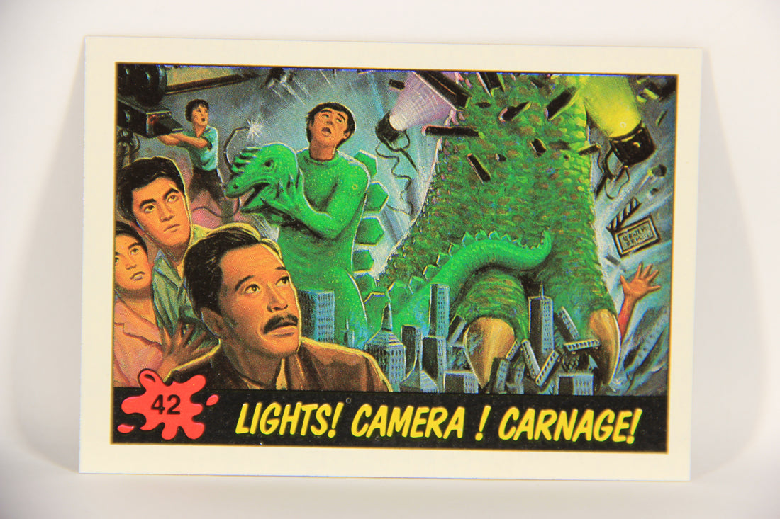 Dinosaurs Attack 1988 Vintage Trading Card #42 Lights Camera Carnage ENG L021230