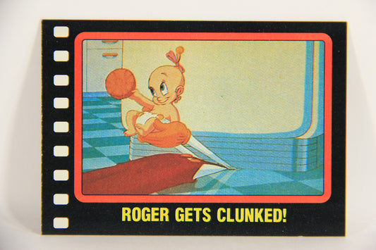 Who Framed Roger Rabbit 1988 Trading Card #26 Roger Gets Clunked ENG Topps L021385