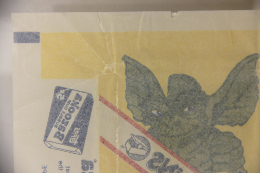 Gremlins 1984 Trading Card Wax Wrapper V-2 Bazooka Add Variant ENG Topps L021544