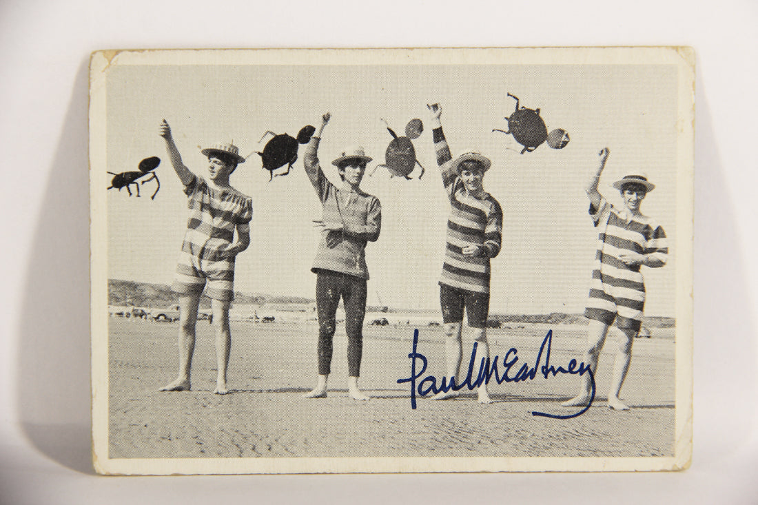 The Beatles 1964 B&W Series 1 Trading Card #31 On The Beach O-Pee-Chee L021558