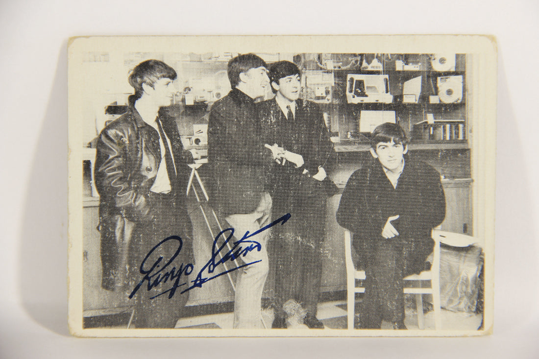 The Beatles 1964 B&W Series 1 Trading Card #32 John Paul George Ringo OPC L021559