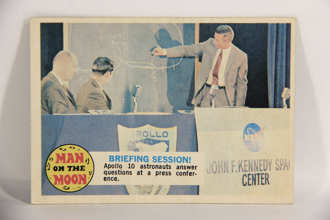Man On The Moon 1969 Trading Card #18A Briefing Session ENG O-Pee-Chee L021578
