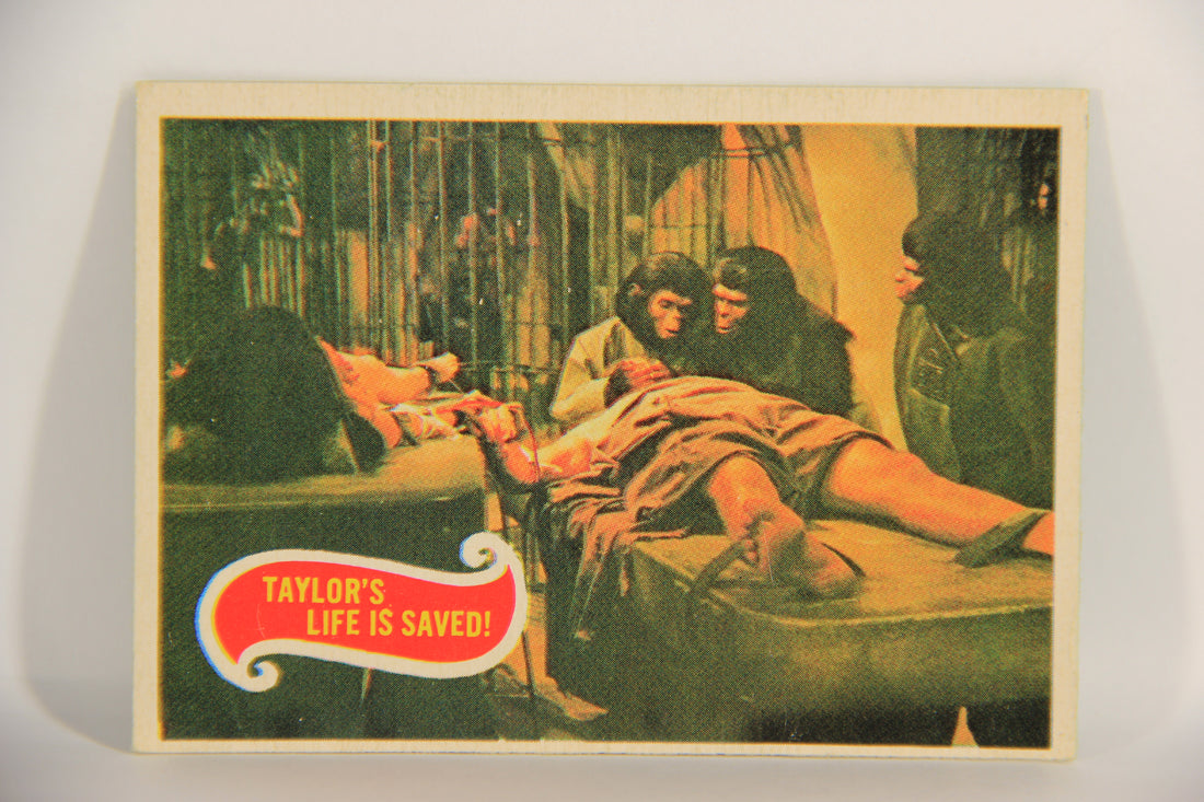 Planet Of The Apes 1969 Trading Card #19 Taylor's Life Is Saved ENG O-Pee-Chee L021650