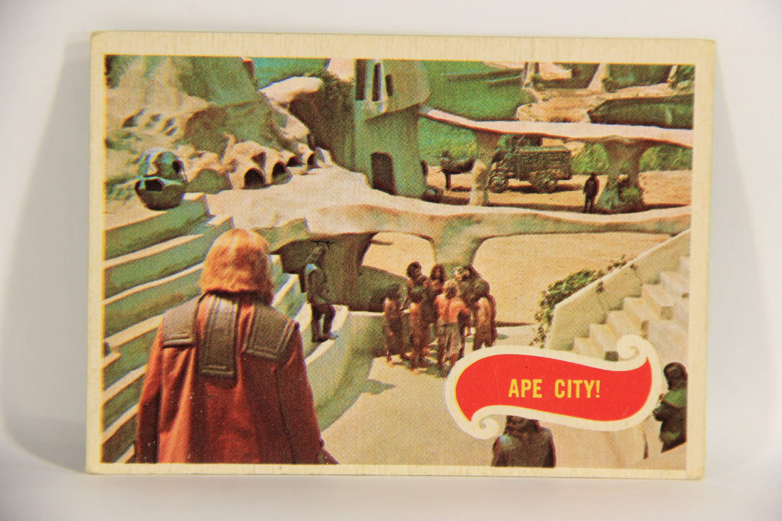 Planet Of The Apes 1969 Trading Card #35 Ape City ENG O-Pee-Chee L021659