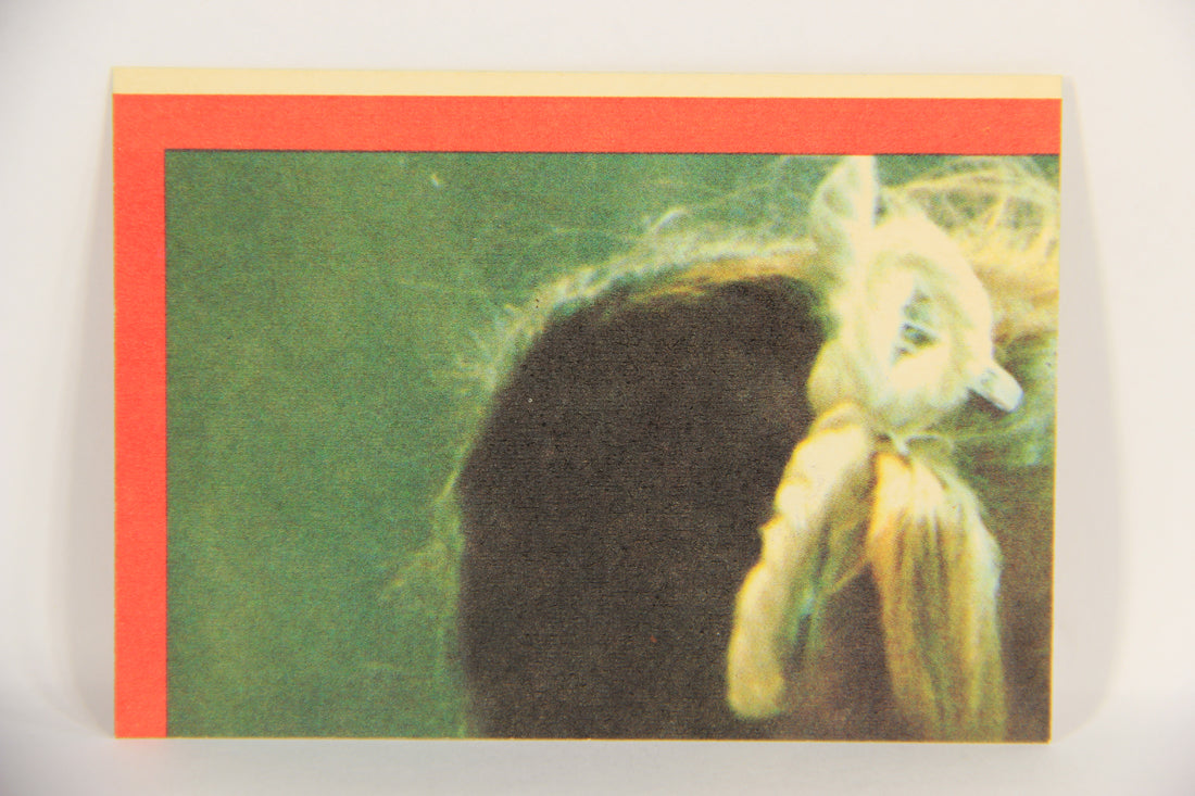 E.T. The Extra-Terrestrial 1982 Trading Card Sticker #1 Dressed Up By Gertie L021792