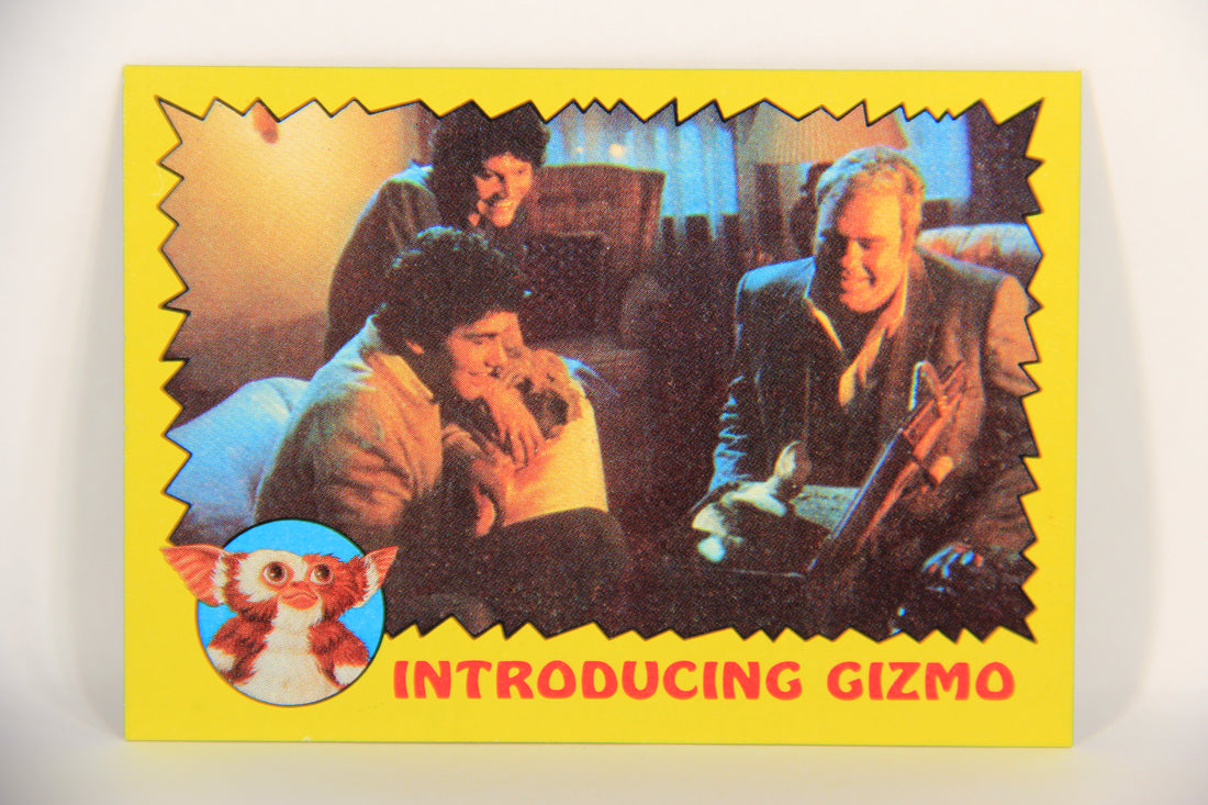 Gremlins 1984 Trading Card #12 Introducing Gizmo ENG Topps L021832