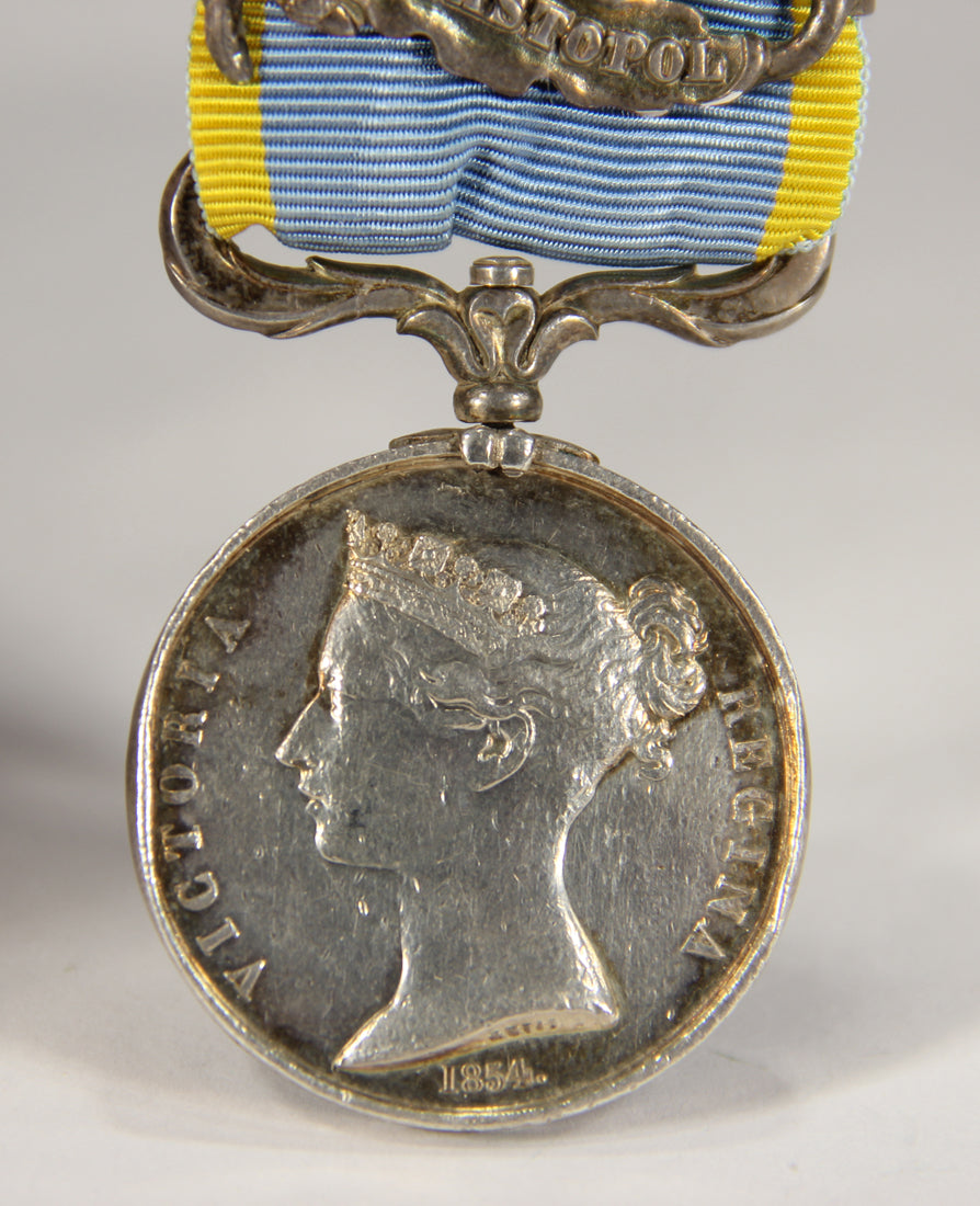 Great Britain 1854 Crimea Medal Dot Variant Unnamed With 2 x Clasps - Silver L022020