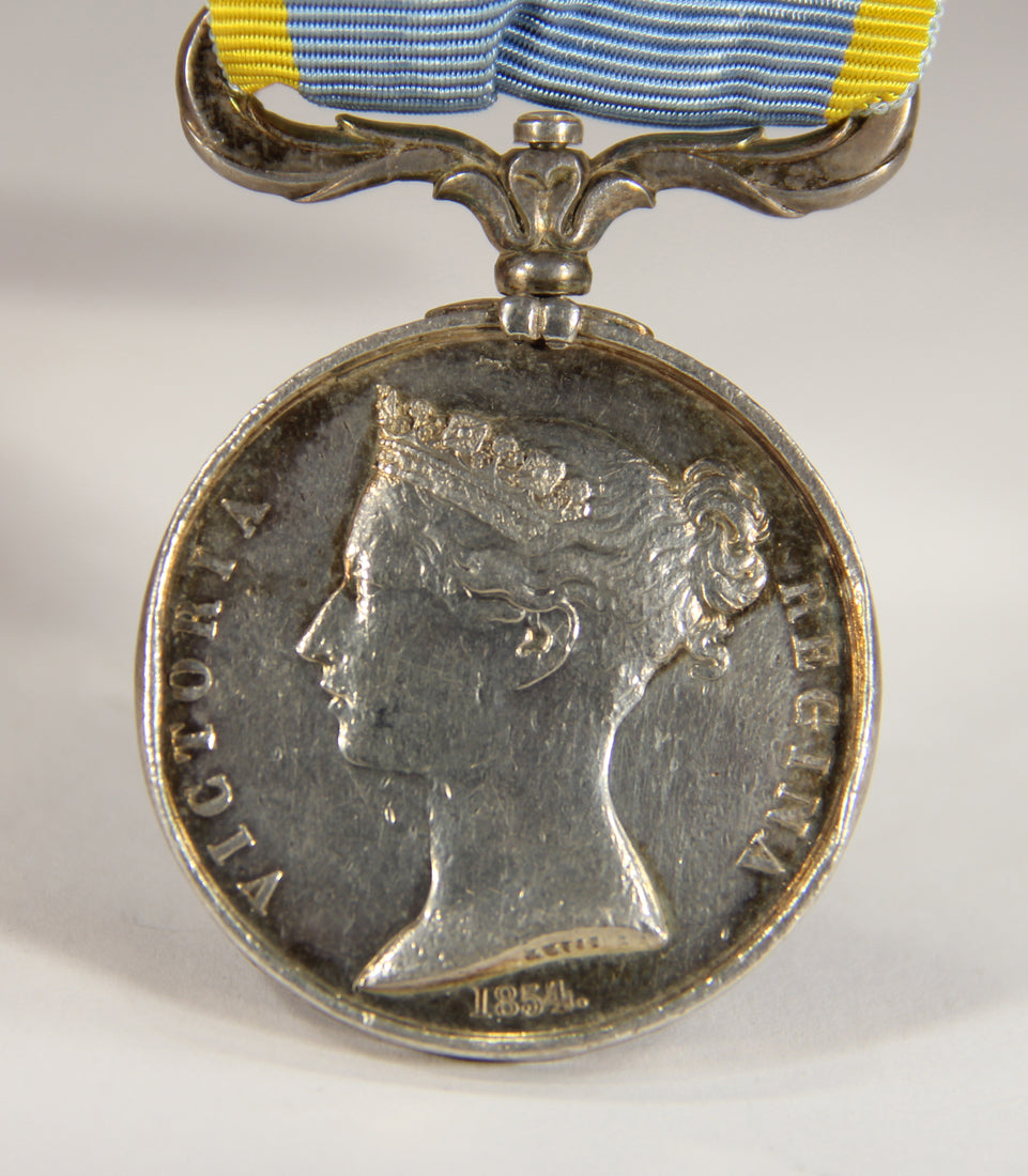 Great Britain 1854 Crimea Medal Dot Variant Unnamed With 2 x Clasps - Silver L022020