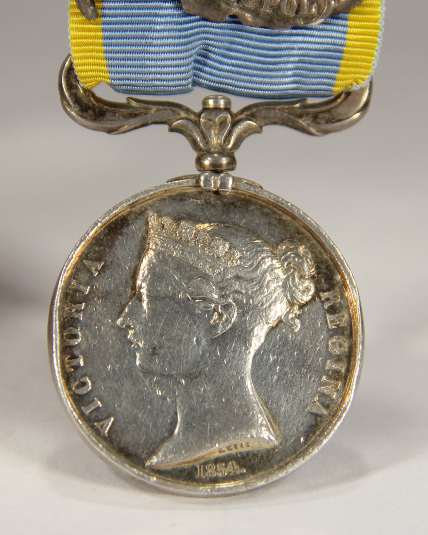Great Britain 1854 Crimea Medal Dot Variant Unnamed With 2 x Clasps - Silver L022020