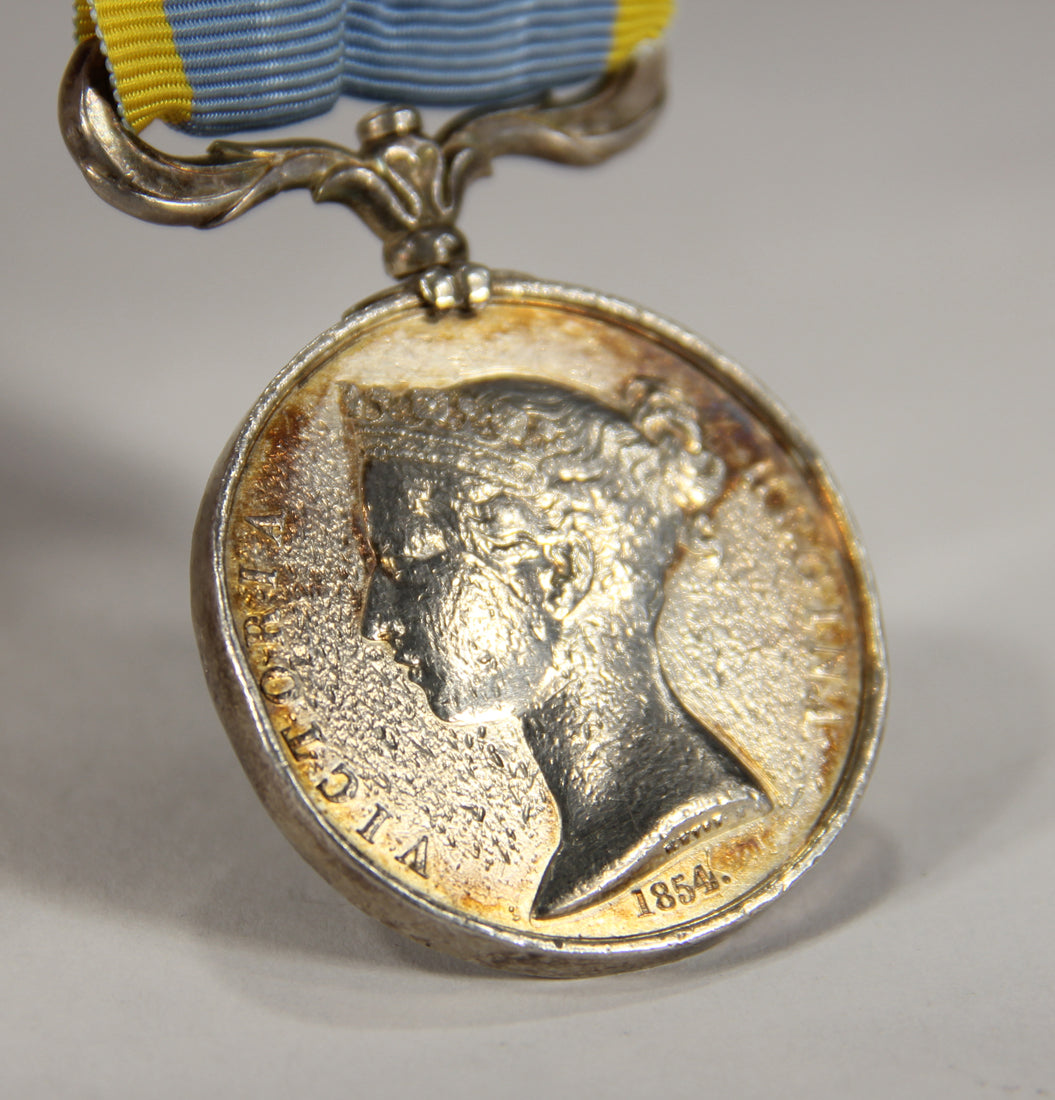 Great Britain 1854 Crimea Medal Dot Variant Unnamed With 2 x Clasps - Silver L022020