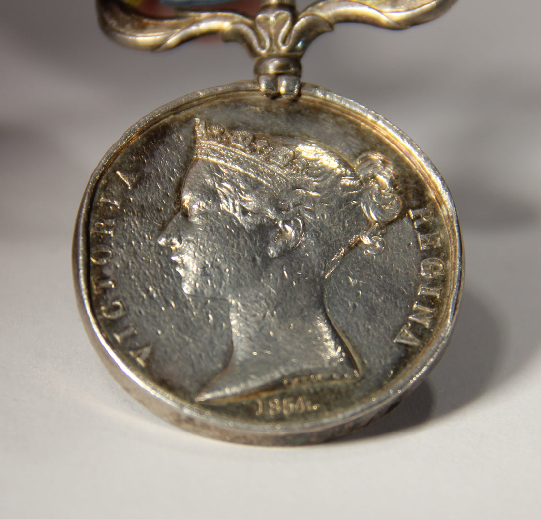 Great Britain 1854 Crimea Medal Dot Variant Unnamed With 2 x Clasps - Silver L022020
