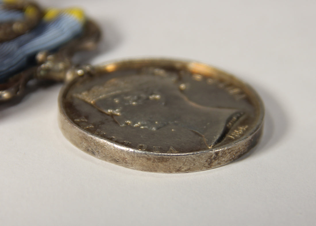 Great Britain 1854 Crimea Medal Dot Variant Unnamed With 2 x Clasps - Silver L022020