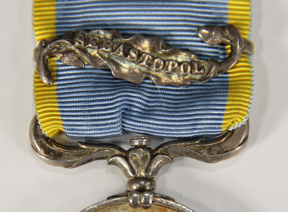 Great Britain 1854 Crimea Medal Dot Variant Unnamed With 2 x Clasps - Silver L022020
