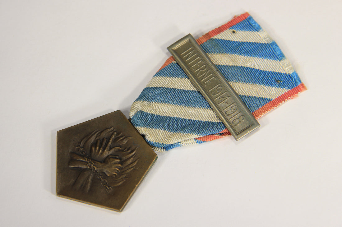 France 1948 WWI & WWII Médaille La Déportation Et De L'Internement Pour Faits De Résistance L022023