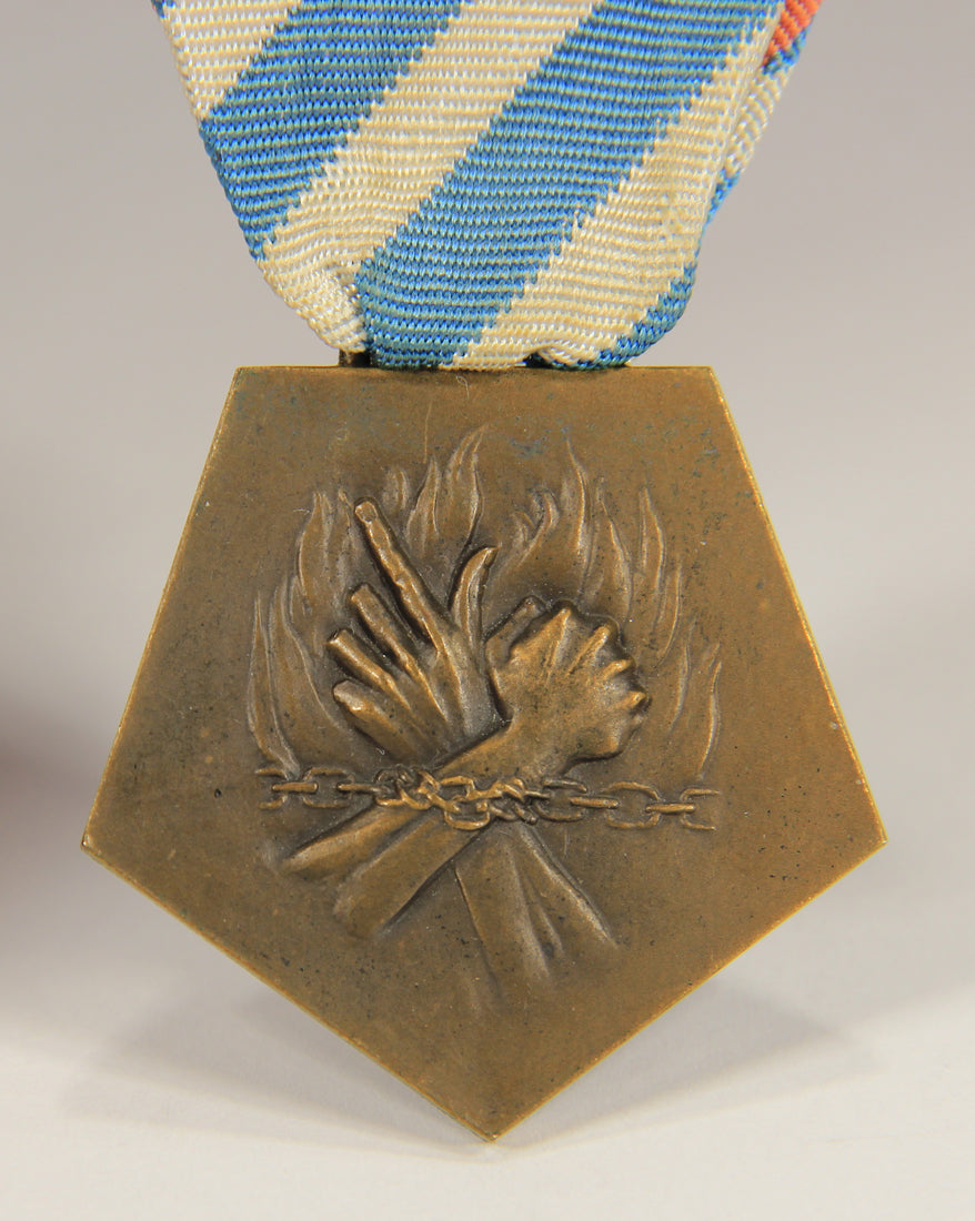 France 1948 WWI & WWII Médaille La Déportation Et De L'Internement Pour Faits De Résistance L022023