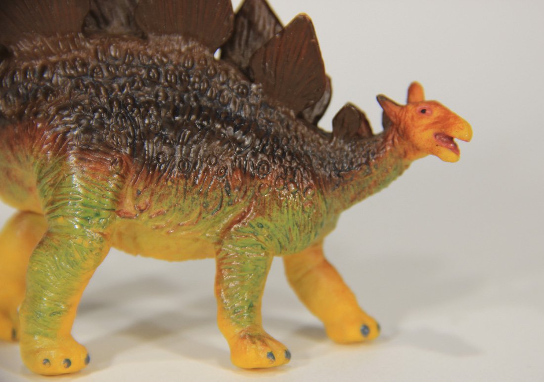 Dinosaur Safari 1996 Stegosaurus Toy 3 Inch Tall Great Colors L000361