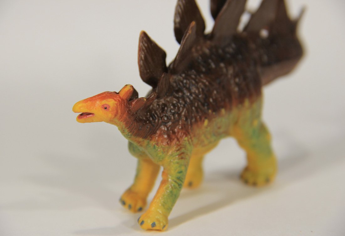 Dinosaur Safari 1996 Stegosaurus Toy 3 Inch Tall Great Colors L000361