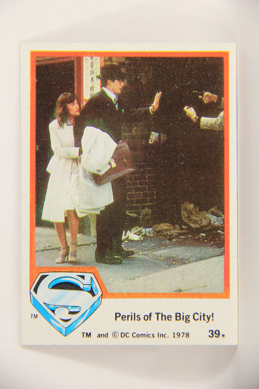 Superman The Movie 1978 Trading Card #39 Perils Of The Big City L006058