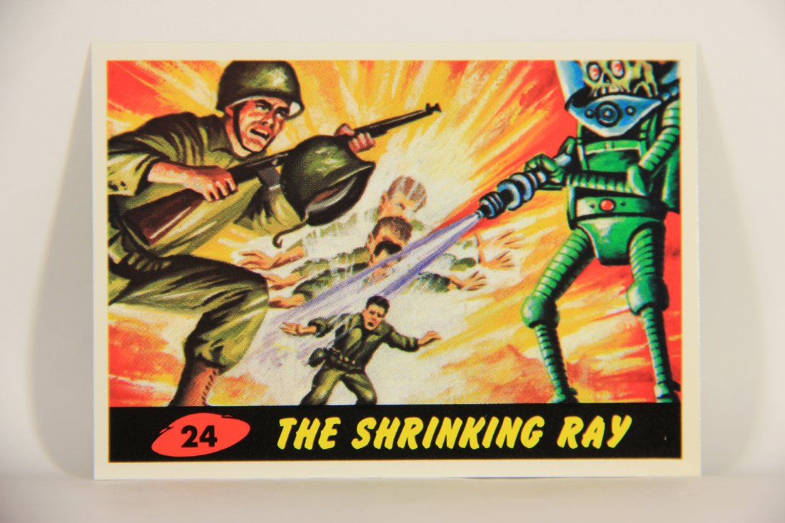 Mars Attacks 1994 Topps Trading Card #24 The Shrinking Ray ENG Artwork L007287